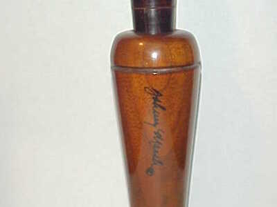 Larry Hickerson (1935-2006) Nashville, TN. Walnut Duck Call